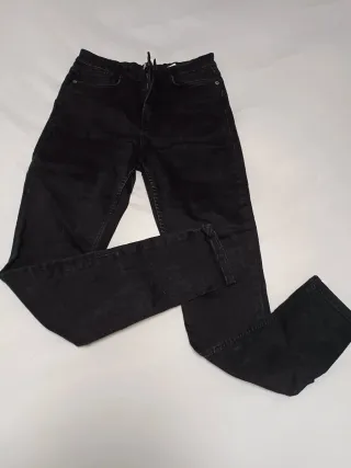 Jeans Zara Talla 38 Negros