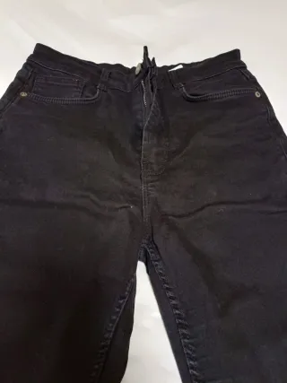 Jeans Zara Talla 38 Negros