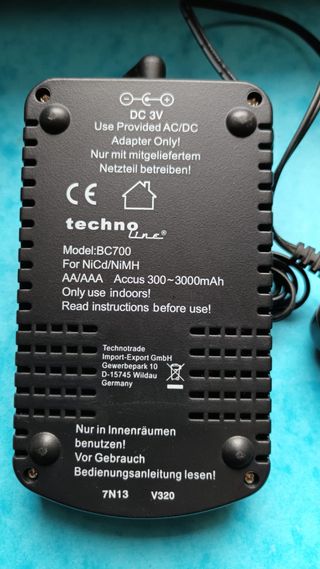 Caricabatterie TechnoLine BC700 Display