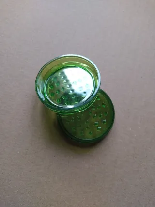 Molinos de colores para hierbas