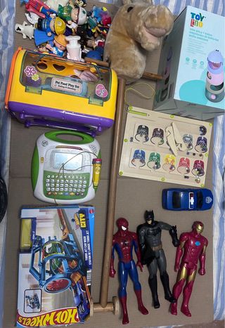 Lote libros infantiles y 2 disfraces 4-6 años