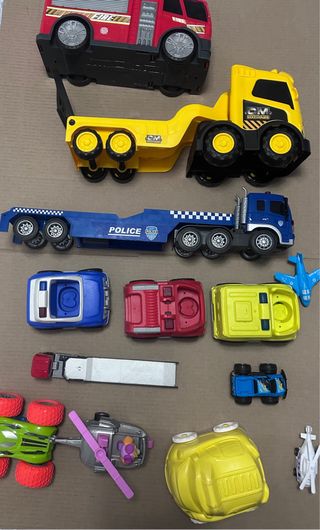 Lote libros infantiles y 2 disfraces 4-6 años