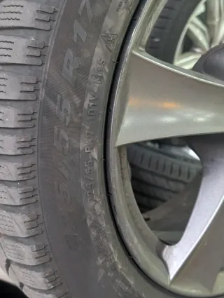 Llantas 17" con Pirelli