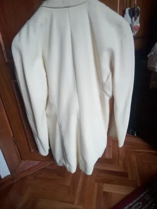 Chaqueta ANGELES Andany Beige con Lazo Dorado