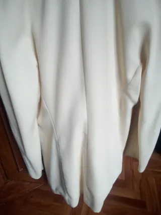 Chaqueta ANGELES Andany Beige con Lazo Dorado