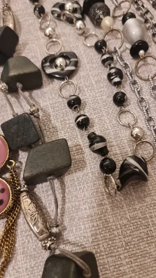 Lote 12 collares plata y negro