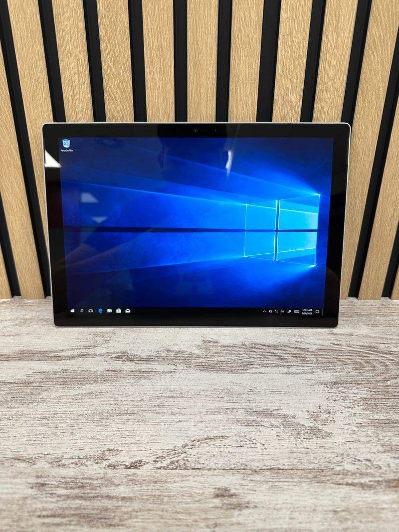 Microsoft Surface Pro 5 i5 8gb 256gb SSD
