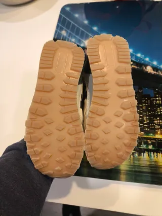 Zapatillas Kelme niño talla 28. Niño