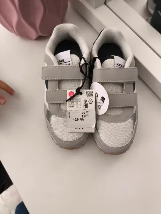 Zapatillas Kelme niño talla 28. Niño