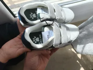 Zapatillas Kelme niño talla 28. Niño