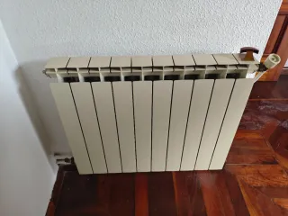 Radiadores de calefacción color blanco