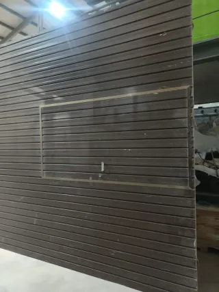 Puerta corredera con puerta de paso