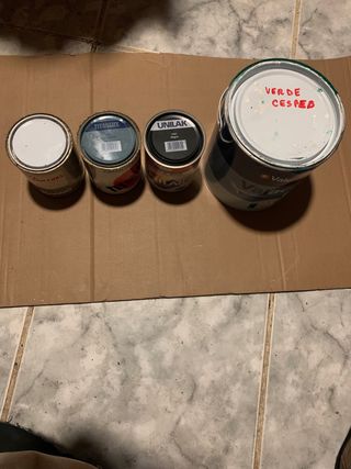Lote 3 botes pinturra  1 kita mnchas  i valentine