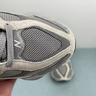 New Balance 9060 Beige/Gris