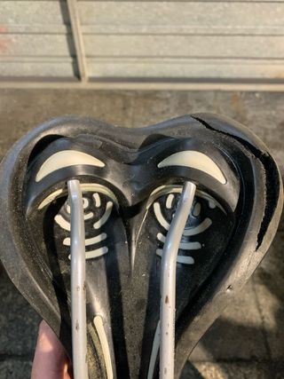 Sillín de bicicleta negro