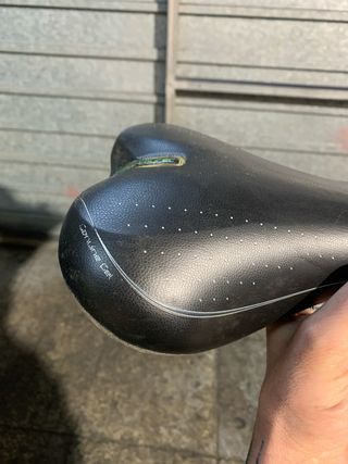 Sillín de bicicleta negro