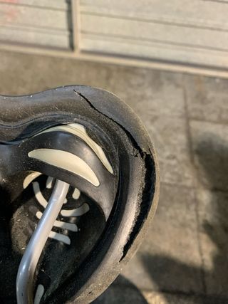 Sillín de bicicleta negro