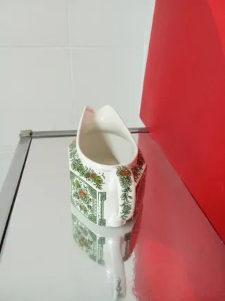 Salsera inglesa antigua