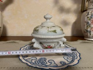 portagioie o portacaramelle in porcellana