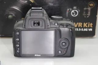 Kit Cámara Nikon D3000 + Lente 18-55mm VR