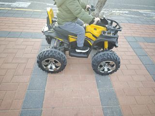 Quad eléctrico infantil amarillo