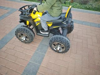 Quad eléctrico infantil amarillo