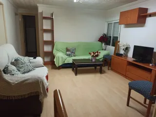 Habitación para chica en piso comrpartido