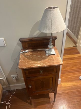 Mesitas de noche antiguas madera y mármol