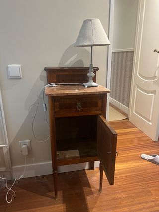 Mesitas de noche antiguas madera y mármol