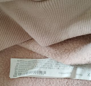 Sudadera Bershka rosa con mangas de pelo