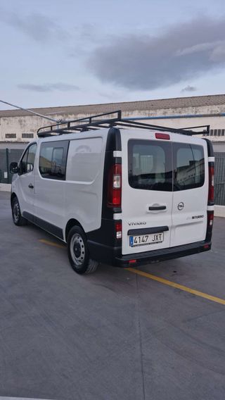Opel Vivaro 2016 con 6 plazas pegatina C