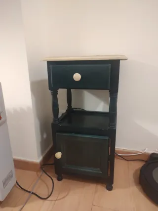 Mesita de noche de madera maciza