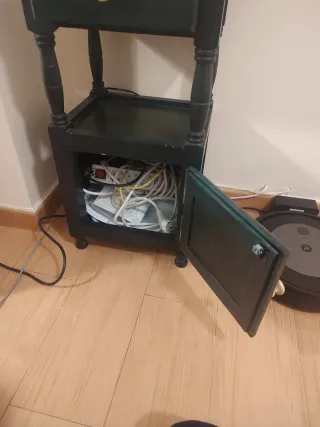 Mesita de noche de madera maciza