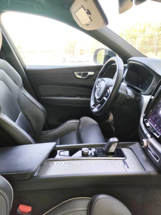 VOLVO XC60 B4 (D) R-DESIGN AUT RESTYLING NACIONAL