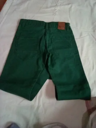 Pantalones verdes para niño