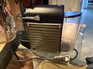 Cafetera Nespresso Negra