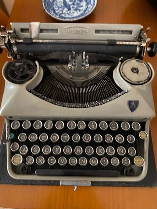 Máquina de escribir Triumph antigua