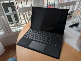 Surface Pro 7 i7, 16 ram y 256gb. Con teclado.