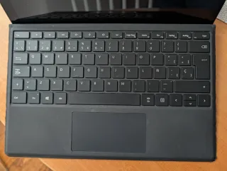 Surface Pro 7 i7, 16 ram y 256gb. Con teclado.