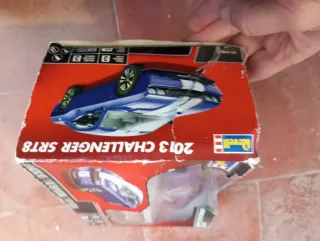 Maqueta Revell 2013 Challenger SRT8 1:25