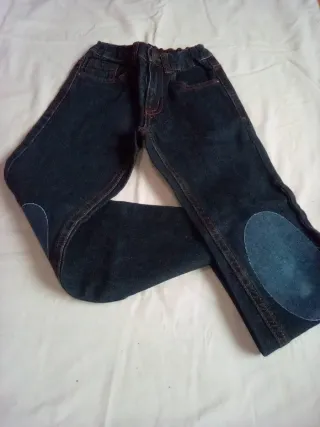 Pantalones vaqueros niño con parches