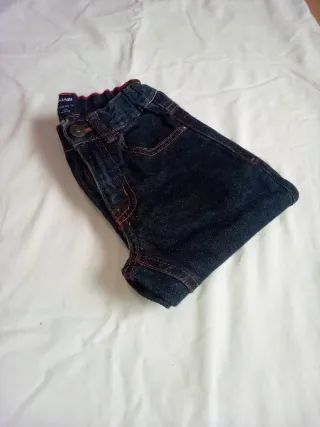 Pantalones vaqueros niño con parches