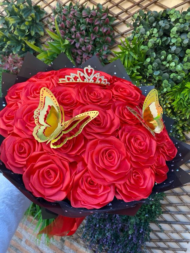 Regala un ramo “FUEGO” 30 rosas hechas a mano