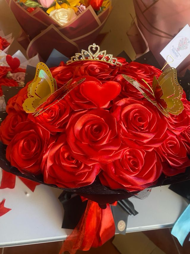 Regala un ramo “FUEGO” 30 rosas hechas a mano