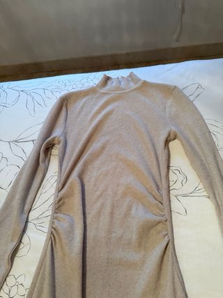 Vestido Zara cuello alto beige talla S