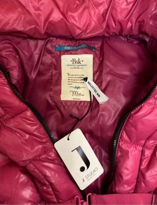 Chaleco rosa acolchado con cinturón