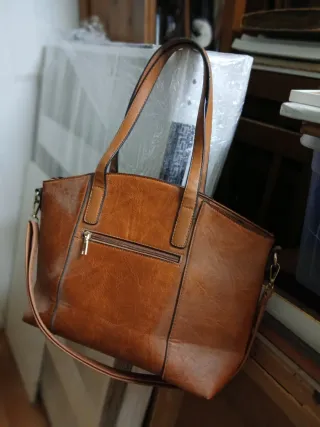 Borsa a mano in ecopelle marrone