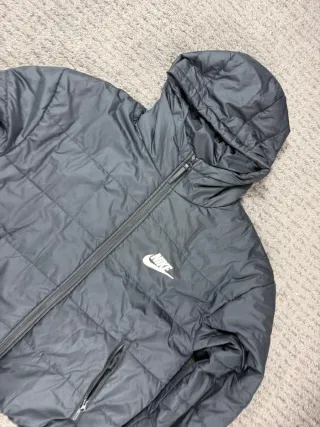 ¡¡OFERTA!! Talla S Chaqueta Nike Negra con Capucha