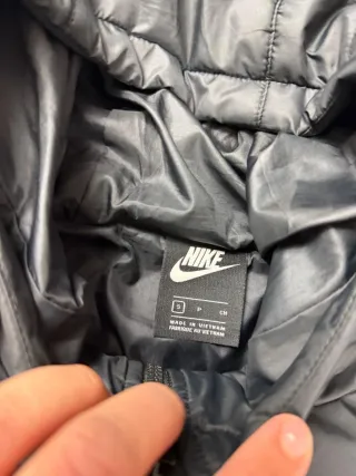 ¡¡OFERTA!! Talla S Chaqueta Nike Negra con Capucha