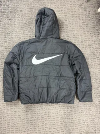 ¡¡OFERTA!! Talla S Chaqueta Nike Negra con Capucha